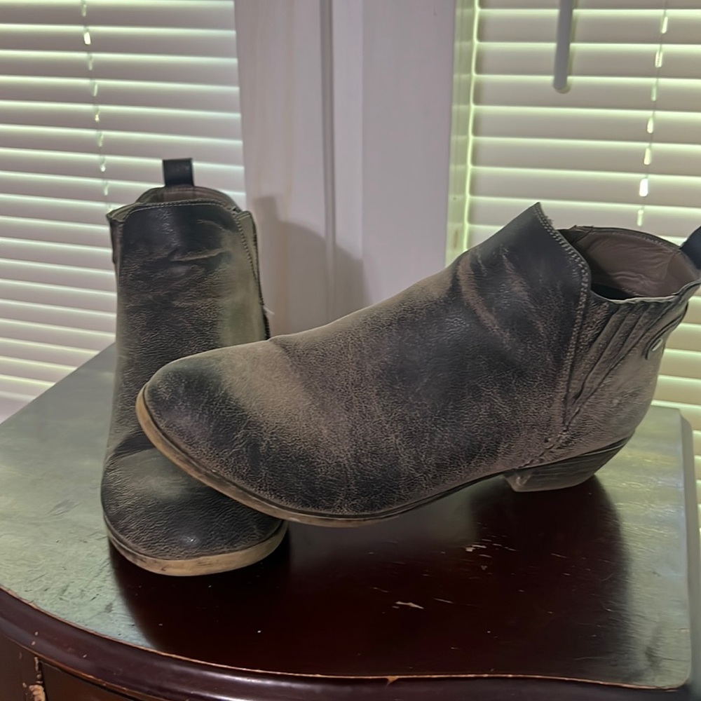 Grayish brown bootie SZ 9.5